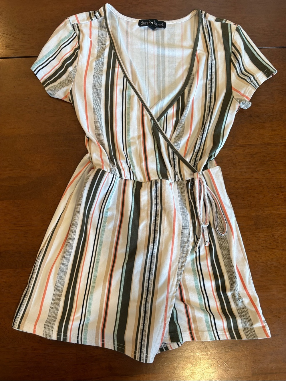 Derek heart women’s small romper